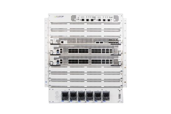 Bilde av FG-7081F chassis FG-7081F chassis with 2x system management module, 6x 2500WAC PSU and 3x FG-7081F FAN module.