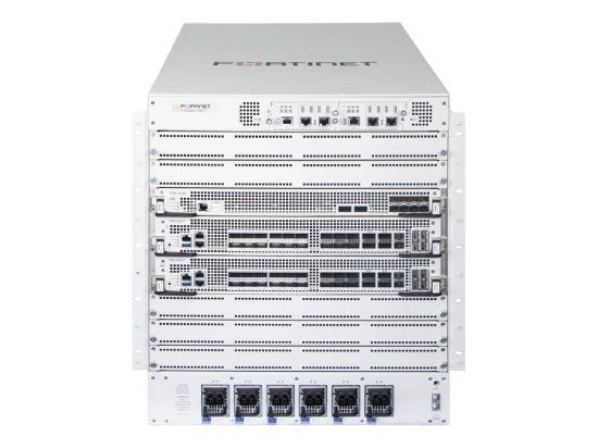 Bilde av FortiGate-7081F-2-DC 12U 8-slot chassis starting with 1x FPM-7620F Processor Module, 1x FIM-7941F I/O Module, 2x Management Module and 6x hot swappable redundant PSU (2500WDC)